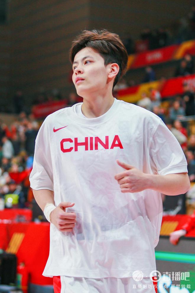 进步明显！杨舒予出战22分钟，投篮9中8得到17分4篮板4助攻
