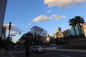 布宜诺斯艾利斯独立防线稳固，力拼塔斯马尼亚联全力拿分的简单介绍