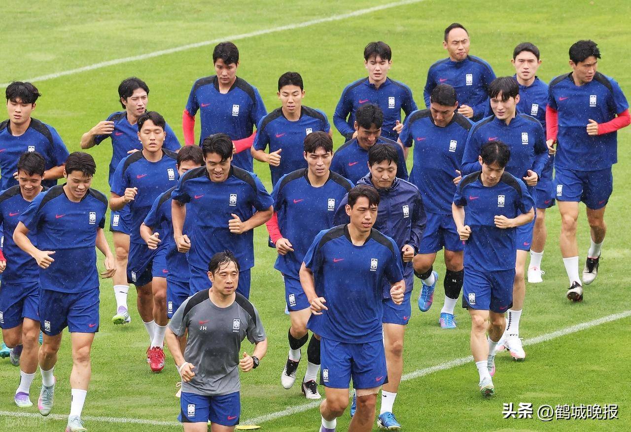 包含国足东亚杯首开记录，1-0小胜香港队逃离垫底，滑跪庆祝的词条