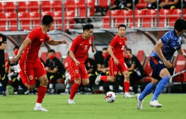 九游体育-下午3点，国足东亚杯荣誉战！力争首球，打平即获季军，申花送助攻的简单介绍