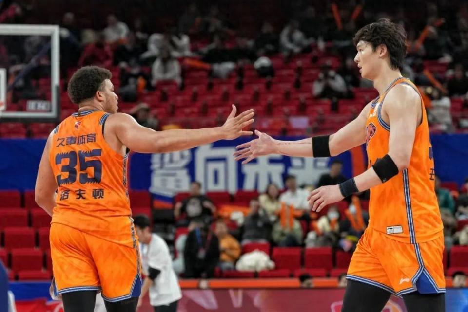关于李弘权21分上海大胜广东张宁21分山西负同曦的信息
