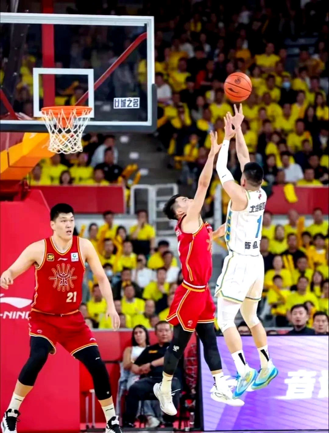 辽宁男篮连续战胜对手，积极备战下轮比赛